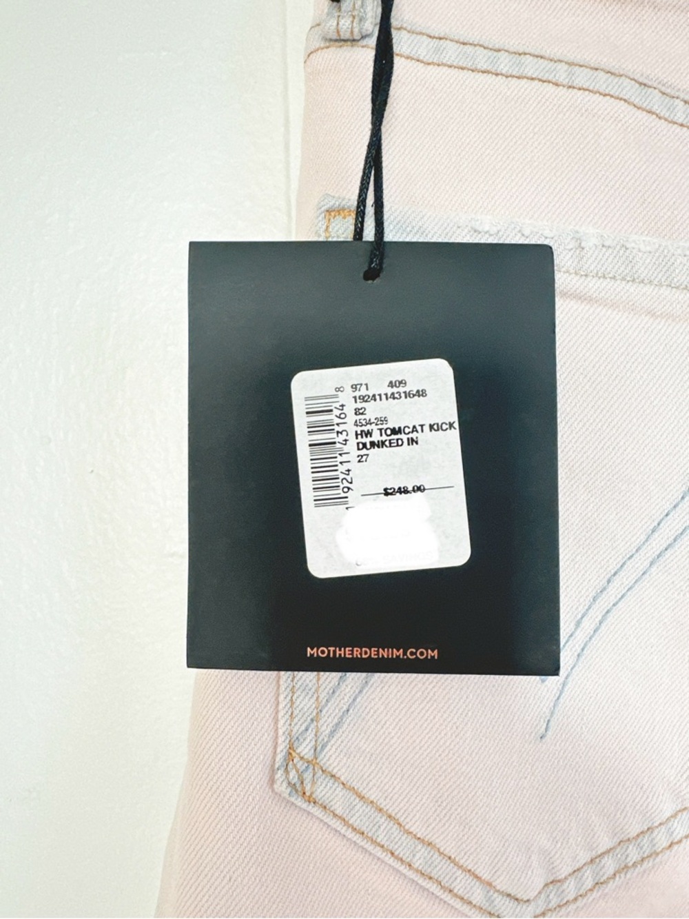 $248 NWT MOTHER The Tomcat Kick Fray Shorts in Dunked In Trouble Pink - Size 27 - Picture 3 of 4